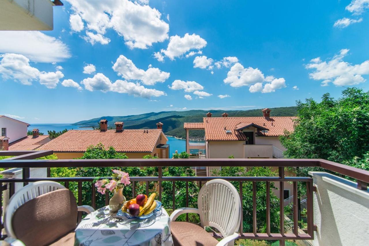 Apartments Pino Rabac Bagian luar foto
