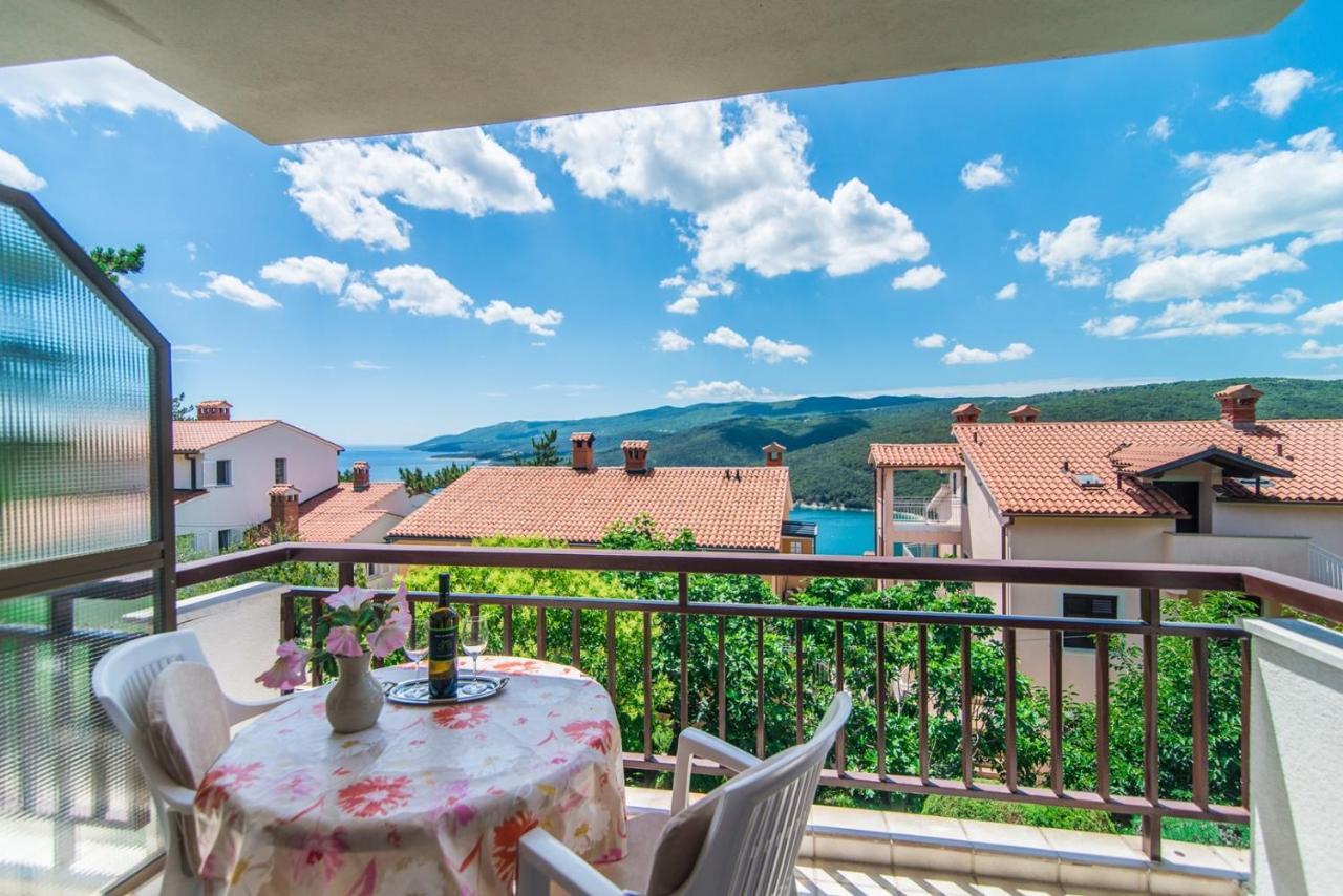 Apartments Pino Rabac Bagian luar foto