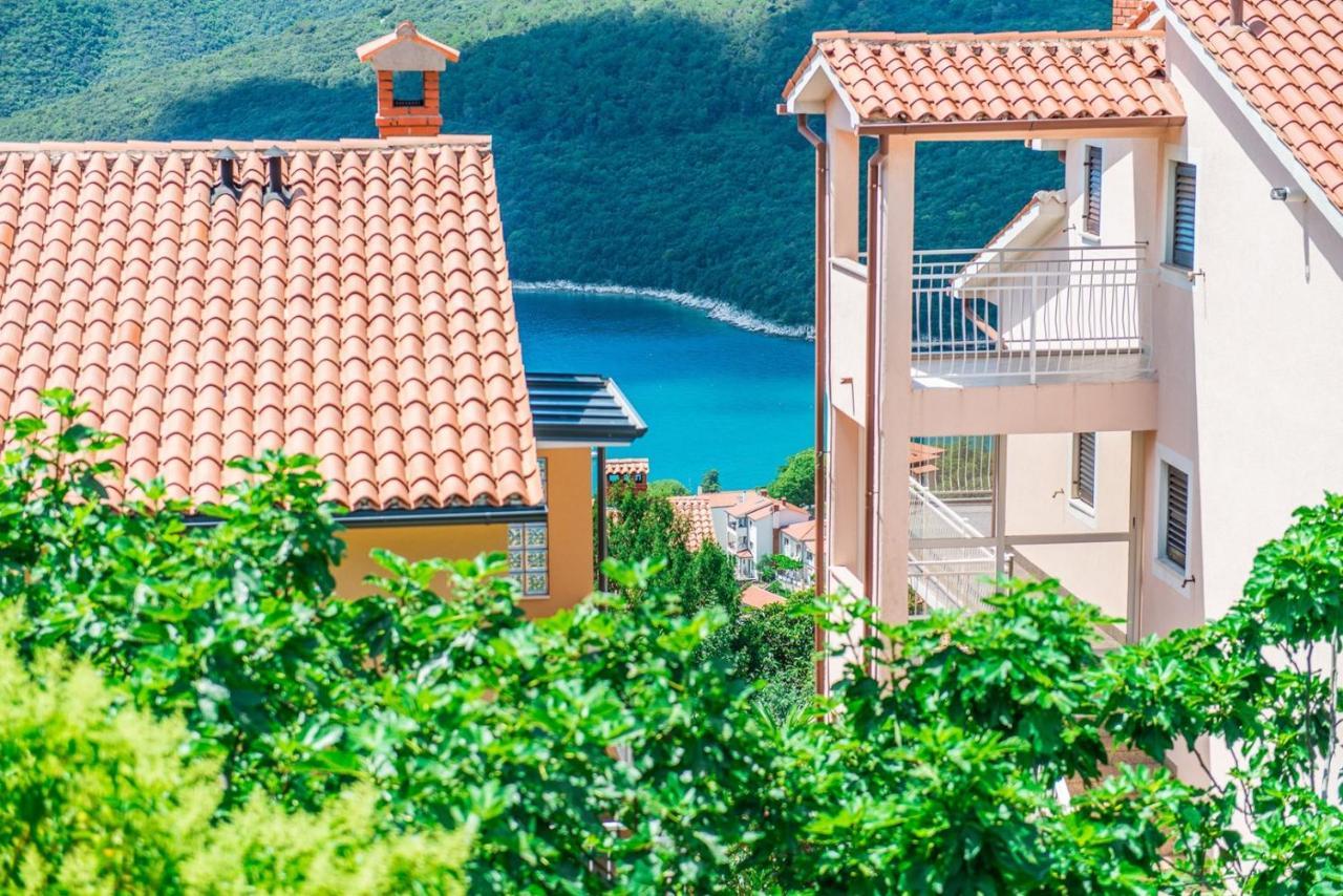Apartments Pino Rabac Bagian luar foto