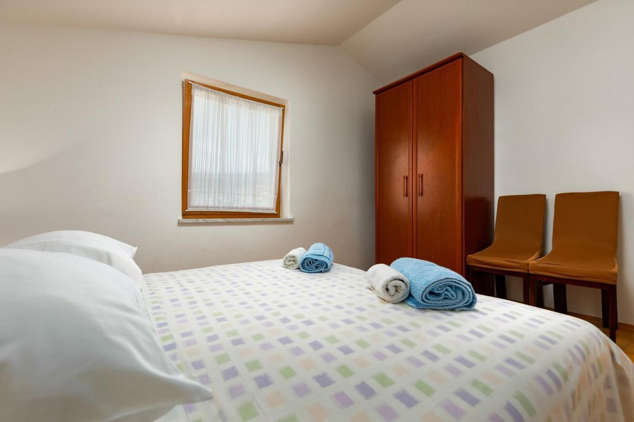 Apartments Pino Rabac Bagian luar foto