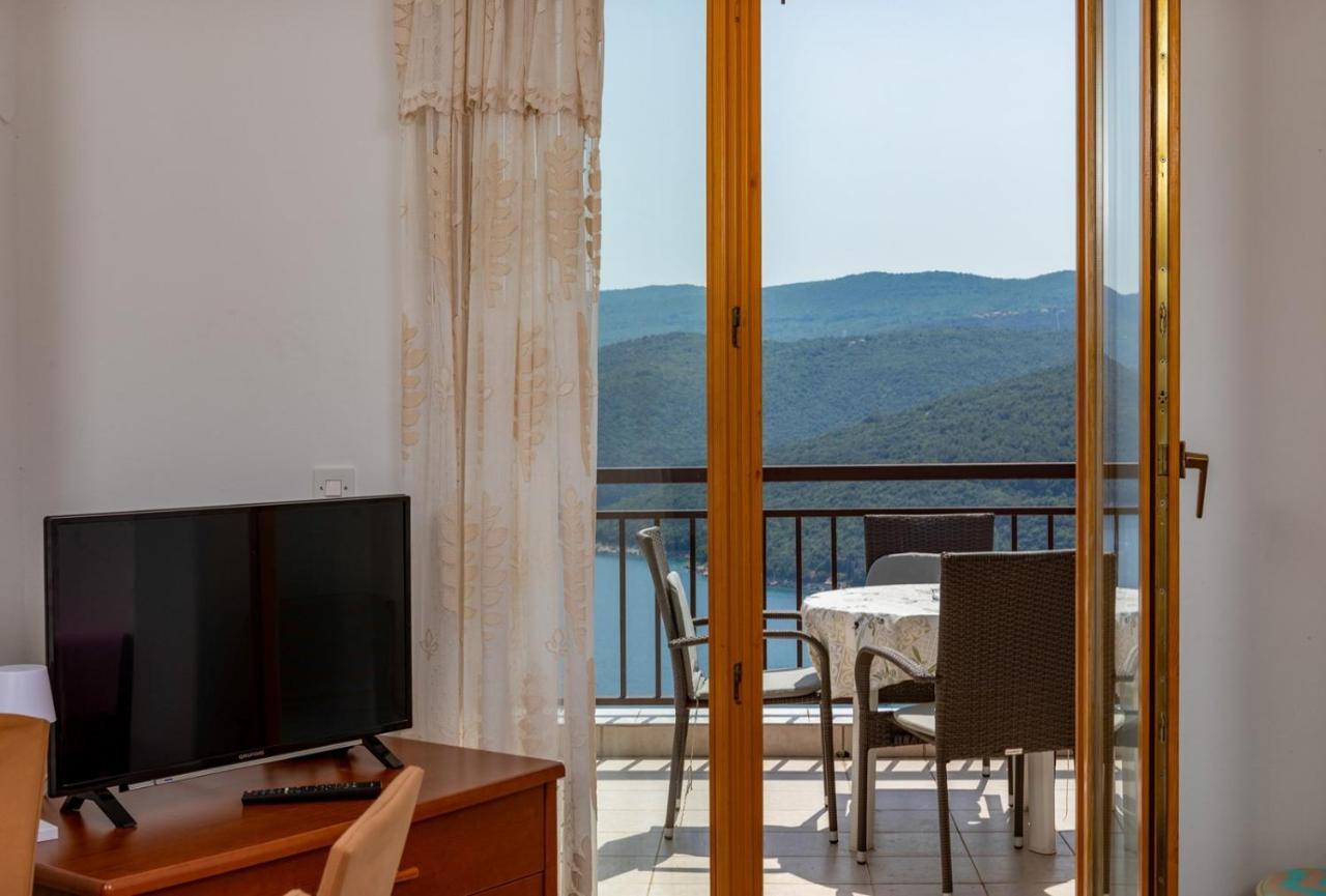 Apartments Pino Rabac Bagian luar foto