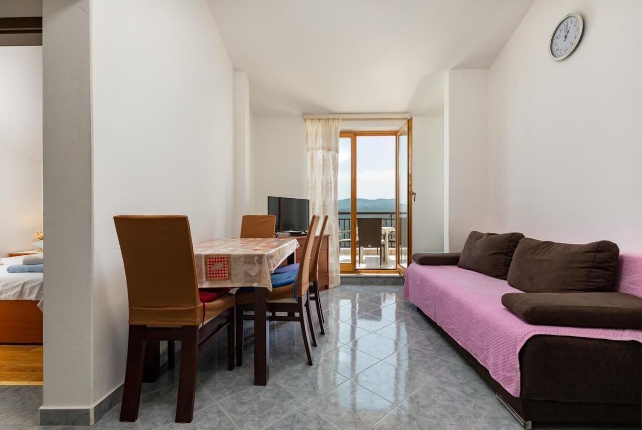 Apartments Pino Rabac Bagian luar foto