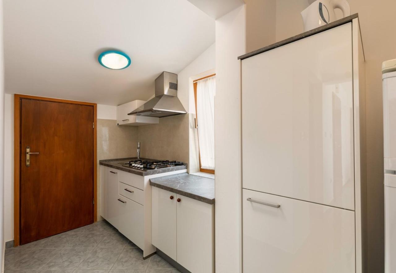 Apartments Pino Rabac Bagian luar foto